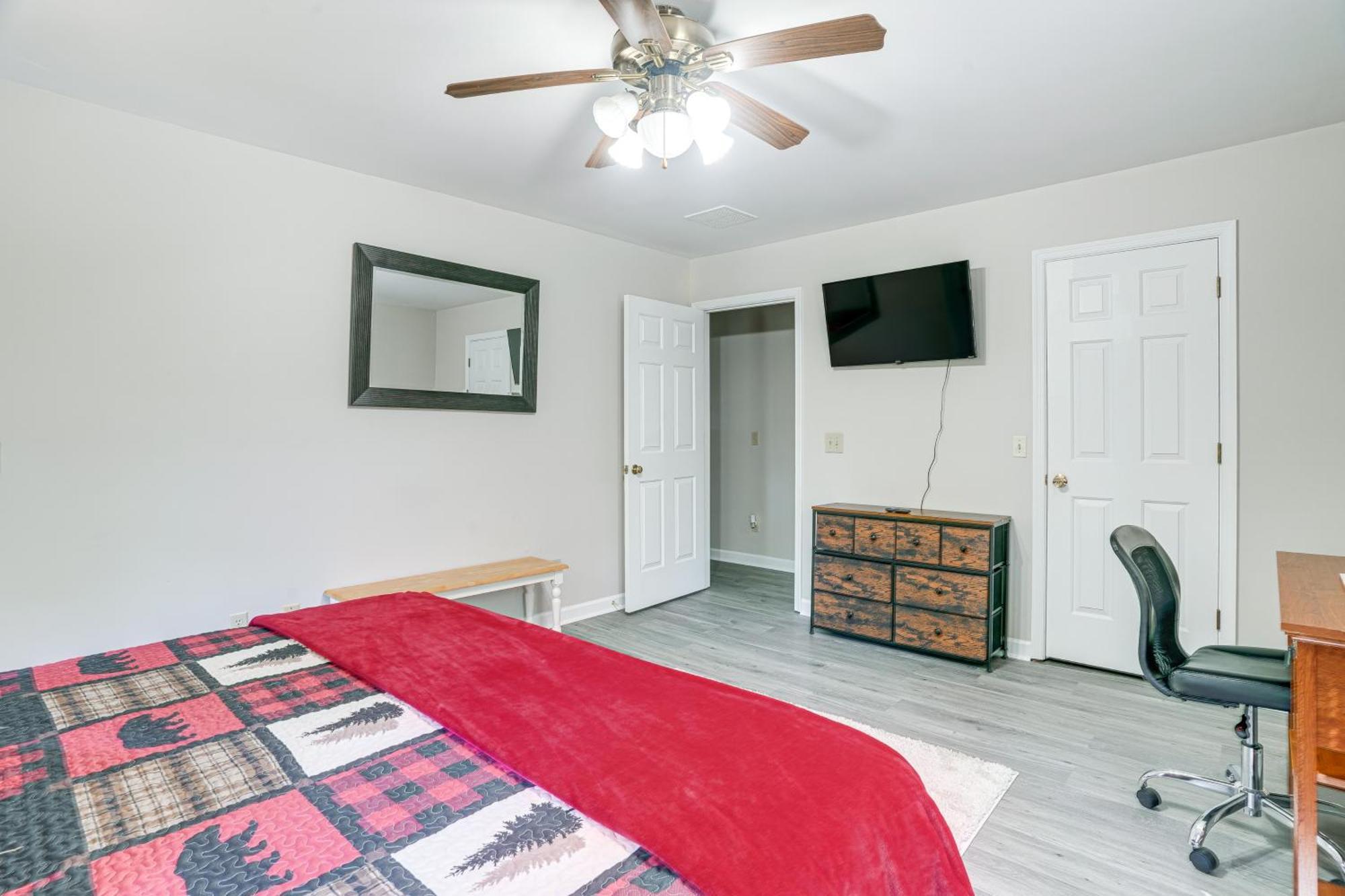 With Screened Porch And Gas Grill! * McGaheysville