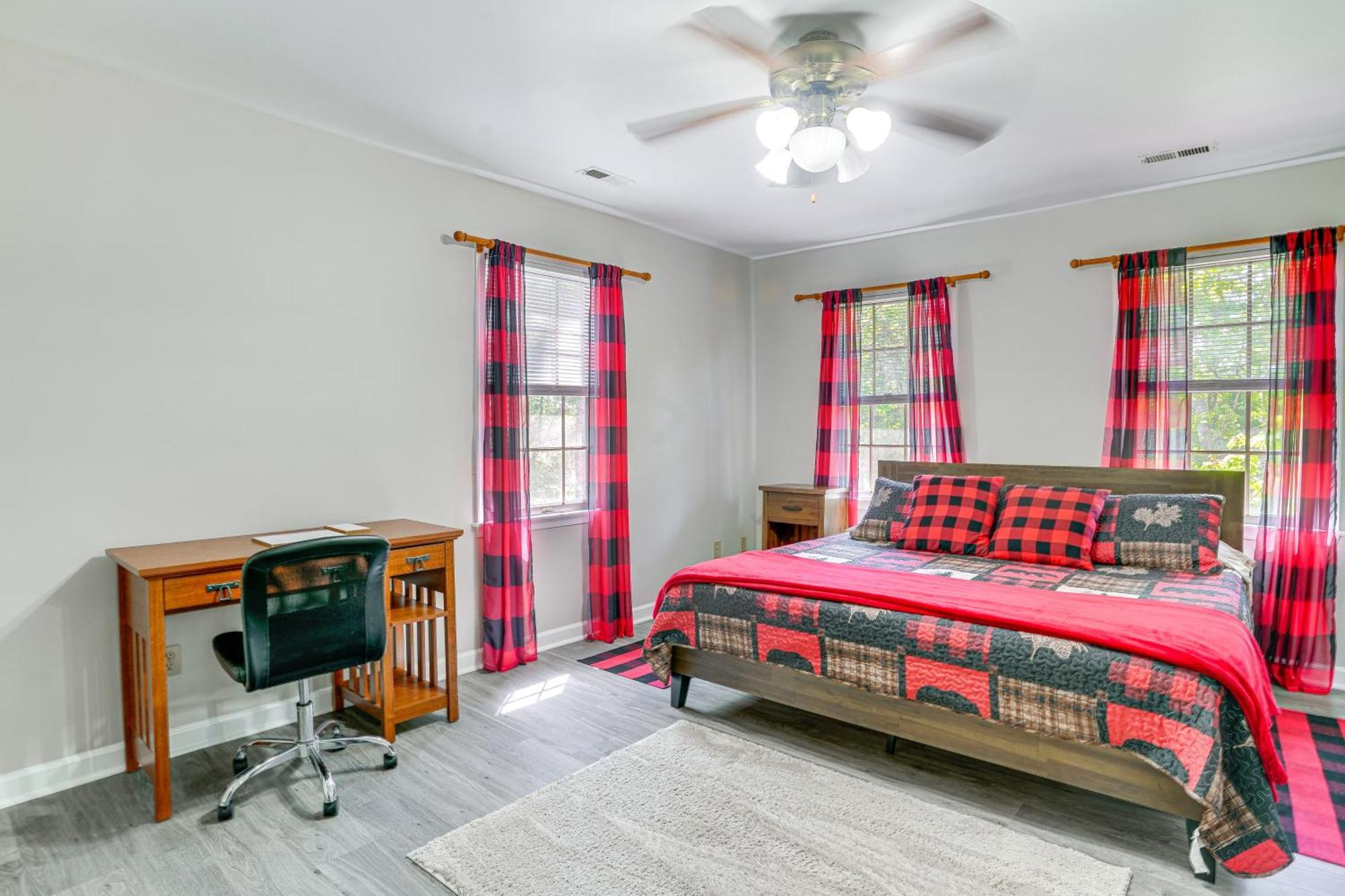 Casa vacanze With Screened Porch And Gas Grill!