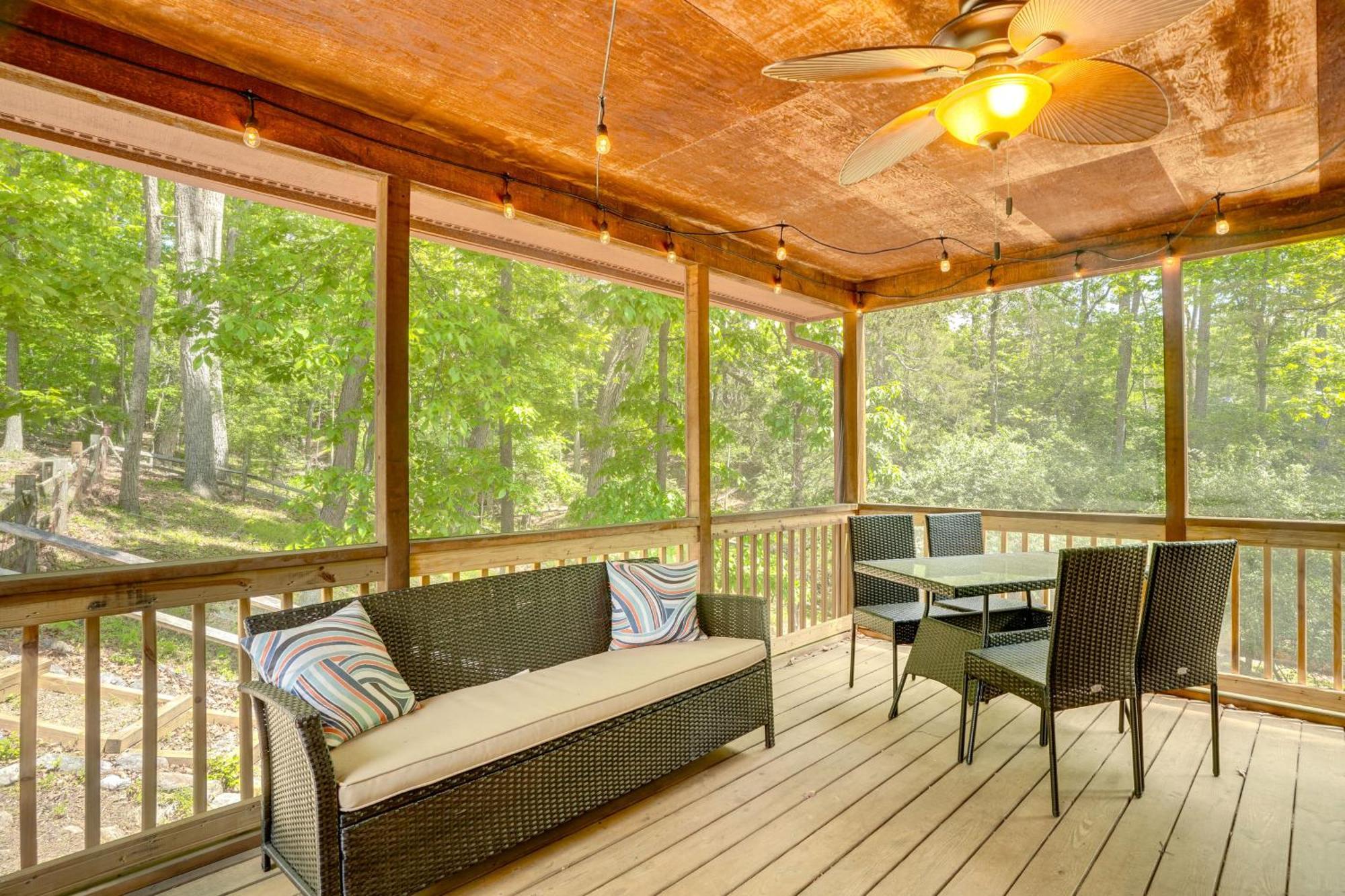 Casa vacanze With Screened Porch And Gas Grill! McGaheysville